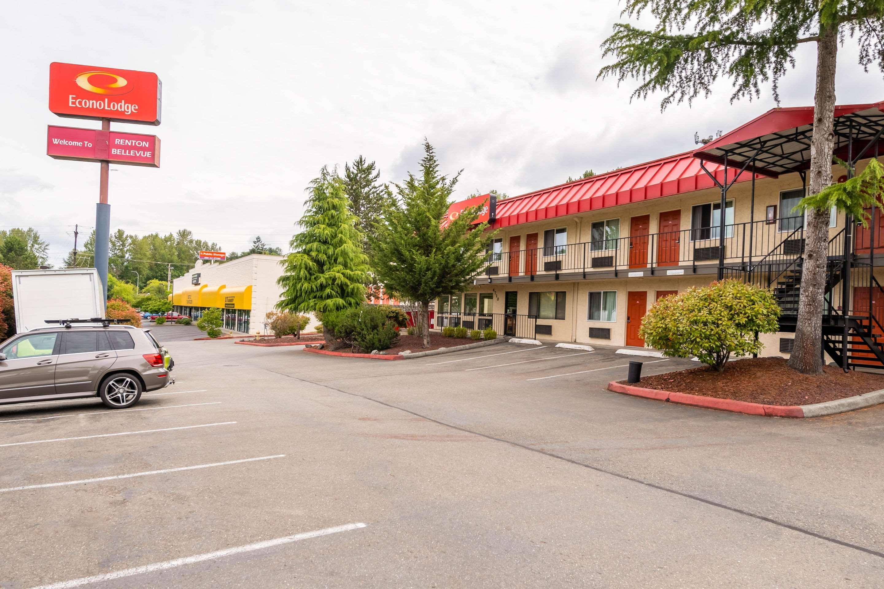 Oyo Hotel Renton Wa Bellevue Bagian luar foto